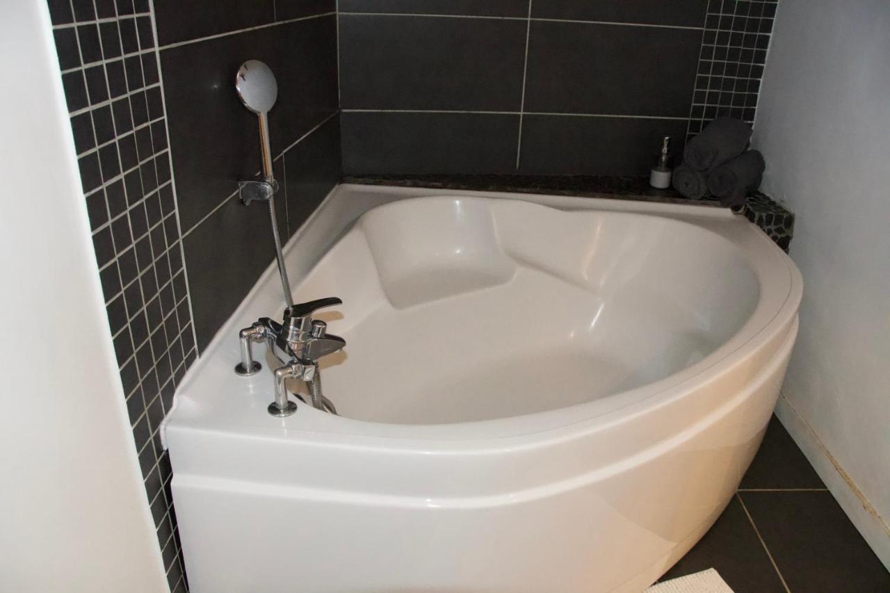La Villa De Lea - Wifi - 5 Personnes - Intramuros Avignon Ngoại thất bức ảnh